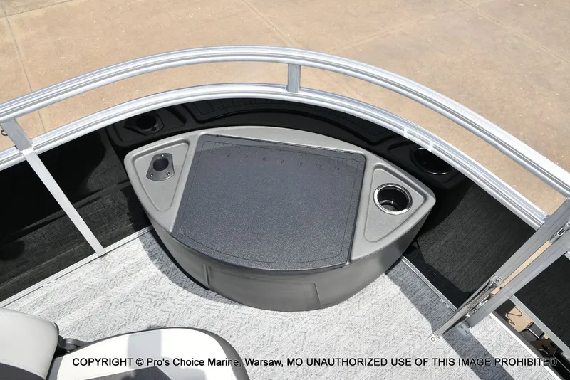 Slide: The Image of Sun Tracker Fishin' Barge 20 DLX 2026 - 31