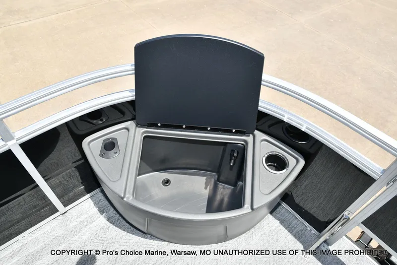 Slide: The Image of Sun Tracker Fishin' Barge 20 DLX 2026 - 32