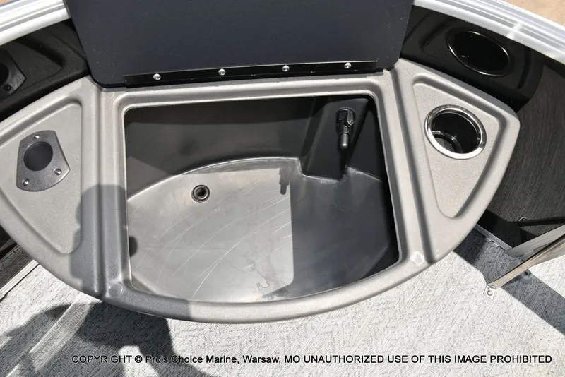 Slide: The Image of Sun Tracker Fishin' Barge 20 DLX 2026 - 33