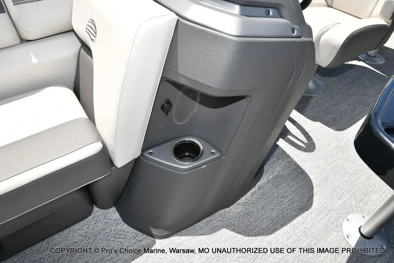 Slide: The Image of Sun Tracker Fishin' Barge 20 DLX 2026 - 37