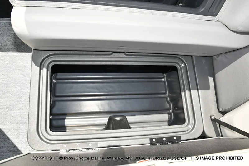 Slide: The Image of Sun Tracker Fishin' Barge 20 DLX 2026 - 40