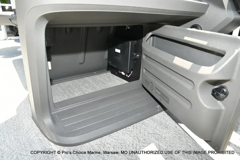 Slide: The Image of Sun Tracker Fishin' Barge 20 DLX 2026 - 48