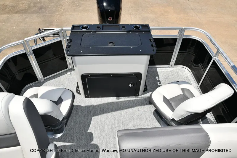 Slide: The Image of Sun Tracker Fishin' Barge 20 DLX 2026 - 49