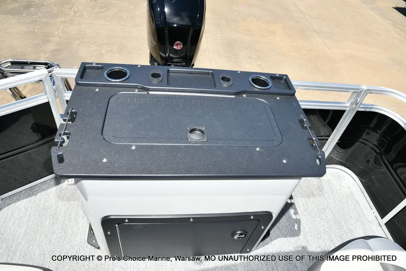 Slide: The Image of Sun Tracker Fishin' Barge 20 DLX 2026 - 50