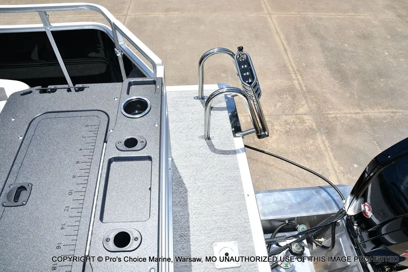 Slide: The Image of Sun Tracker Fishin' Barge 20 DLX 2026 - 63