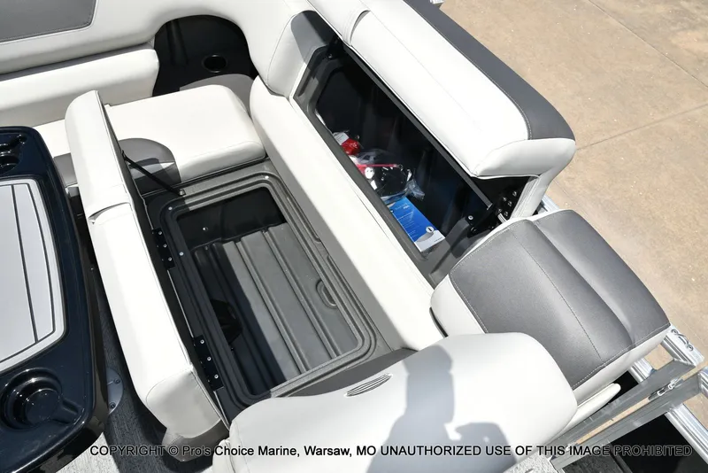 Slide: The Image of Sun Tracker Fishin' Barge 20 DLX 2026 - 67