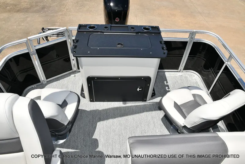 Slide: The Image of Sun Tracker Fishin' Barge 20 DLX 2026 - 7