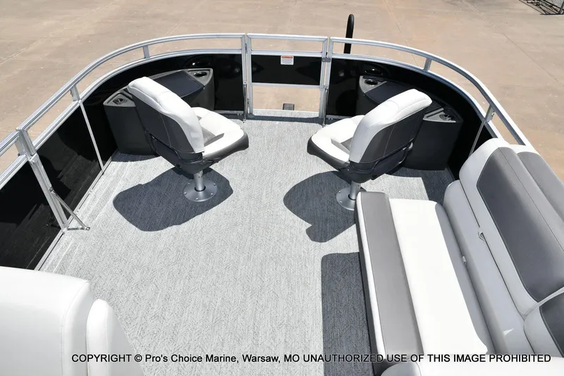 Slide: The Image of Sun Tracker Fishin' Barge 20 DLX 2026 - 70