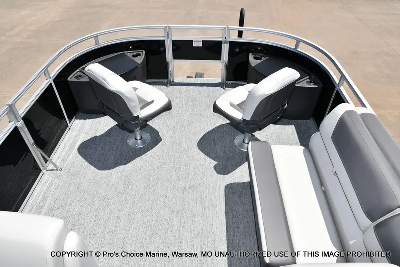 Slide: The Image of Sun Tracker Fishin' Barge 20 DLX 2026 - 8