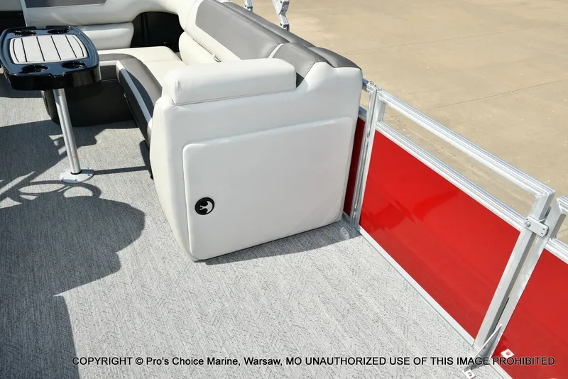 Slide: The Image of Sun Tracker FISHIN' BARGE 22 DLX w/150HP Mercury 4 Stroke 2026 - 37