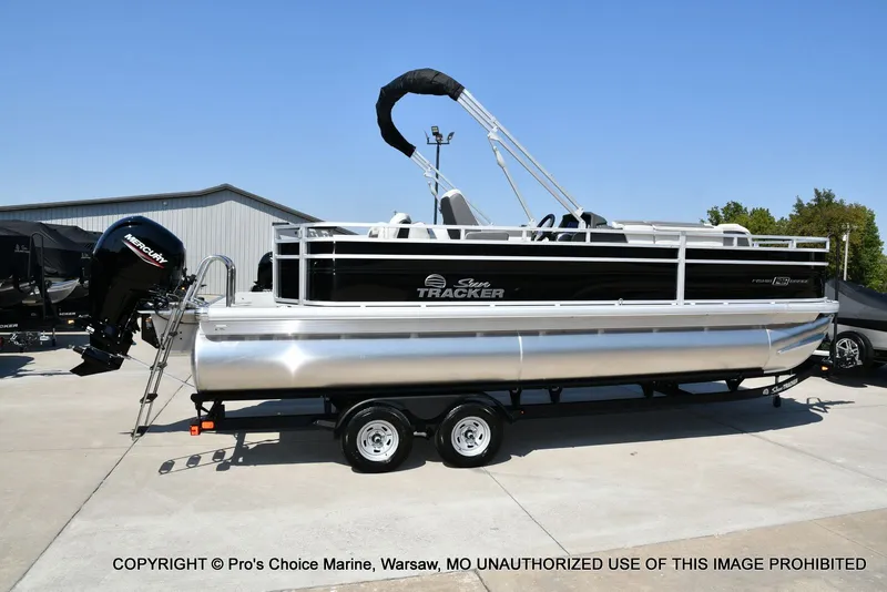 Slide: The Image of Sun Tracker FISHIN' BARGE 22 DLX w/150HP Mercury 4 Stroke 2026 - 14