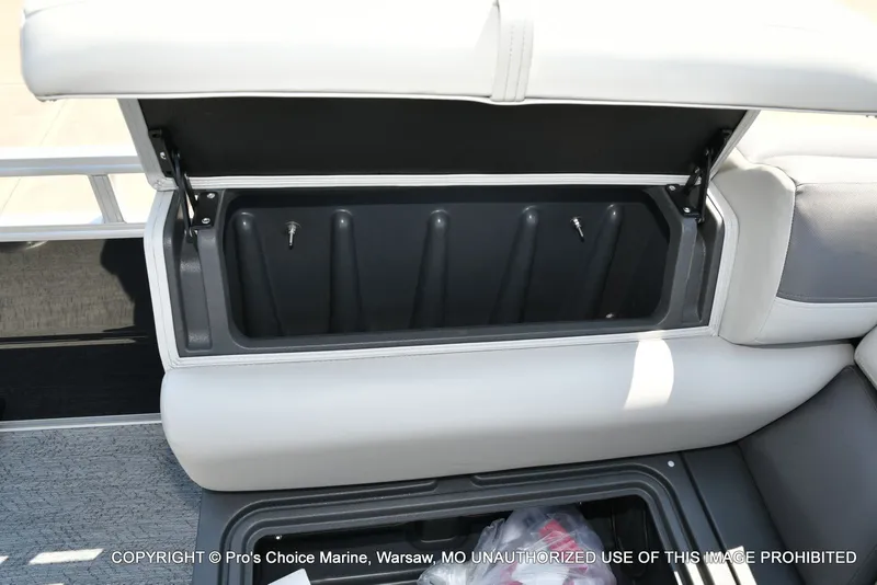 Slide: The Image of Sun Tracker FISHIN' BARGE 22 DLX w/150HP Mercury 4 Stroke 2026 - 39