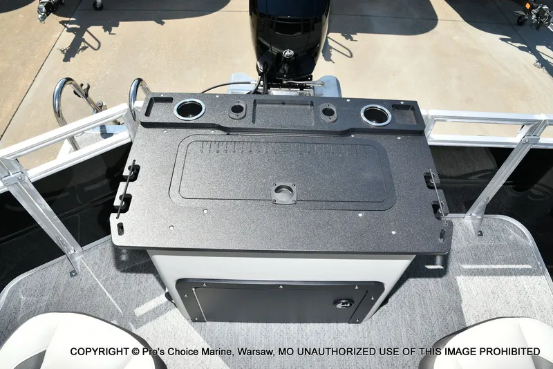 Slide: The Image of Sun Tracker FISHIN' BARGE 22 DLX w/150HP Mercury 4 Stroke 2026 - 50