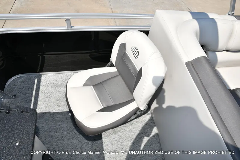 Slide: The Image of Sun Tracker FISHIN' BARGE 22 DLX w/150HP Mercury 4 Stroke 2026 - 55