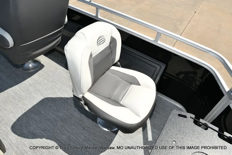 Slide: The Image of Sun Tracker FISHIN' BARGE 22 DLX w/150HP Mercury 4 Stroke 2026 - 60