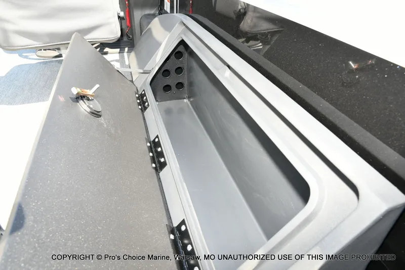 Slide: The Image of Sun Tracker FISHIN' BARGE 22 DLX w/150HP Mercury 4 Stroke 2026 - 72