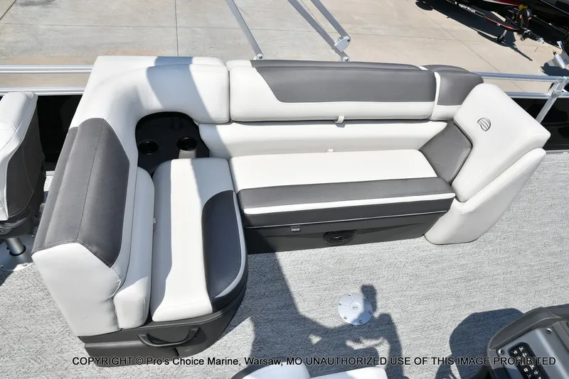 Slide: The Image of Sun Tracker FISHIN' BARGE 22 DLX w/150HP Mercury 4 Stroke 2026 - 74