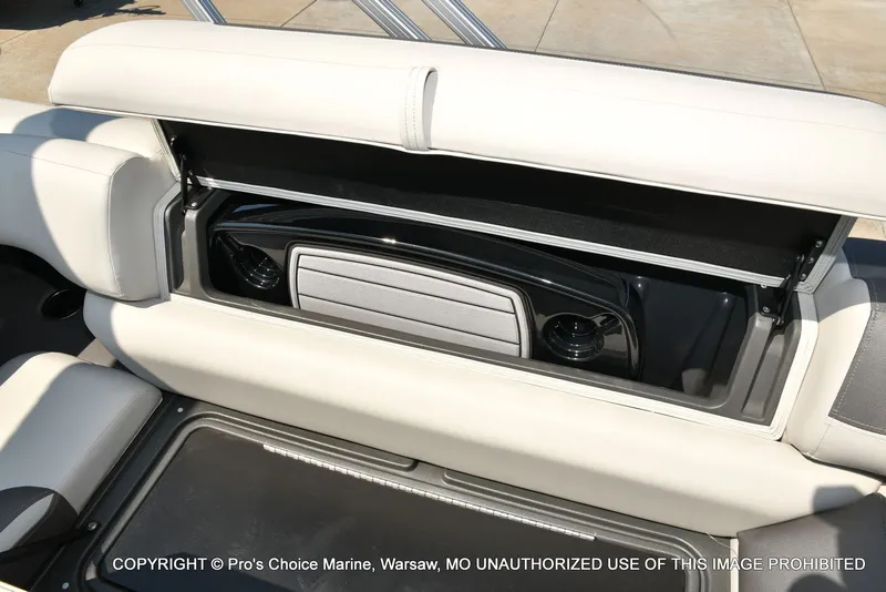 Slide: The Image of Sun Tracker FISHIN' BARGE 22 DLX w/150HP Mercury 4 Stroke 2026 - 78