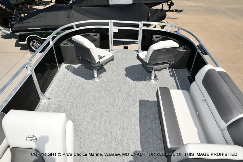 Slide: The Image of Sun Tracker FISHIN' BARGE 22 DLX w/150HP Mercury 4 Stroke 2026 - 81