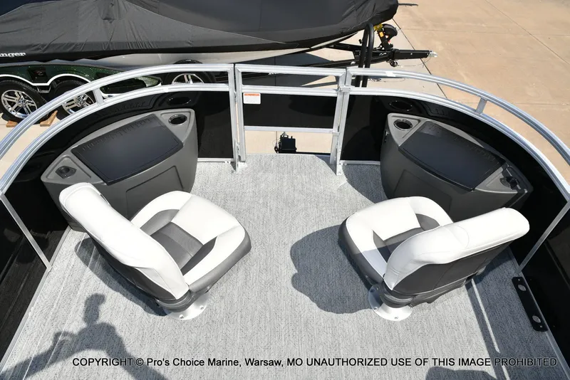 Slide: The Image of Sun Tracker FISHIN' BARGE 22 DLX w/150HP Mercury 4 Stroke 2026 - 83