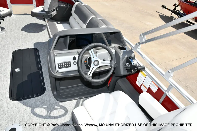 Slide: The Image of Sun Tracker Fishin' Barge 22 XP3 Tri-Toon w/200HP 2026 - 11