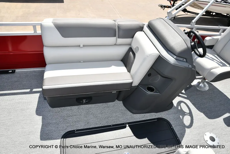 Slide: The Image of Sun Tracker Fishin' Barge 22 XP3 Tri-Toon w/200HP 2026 - 13