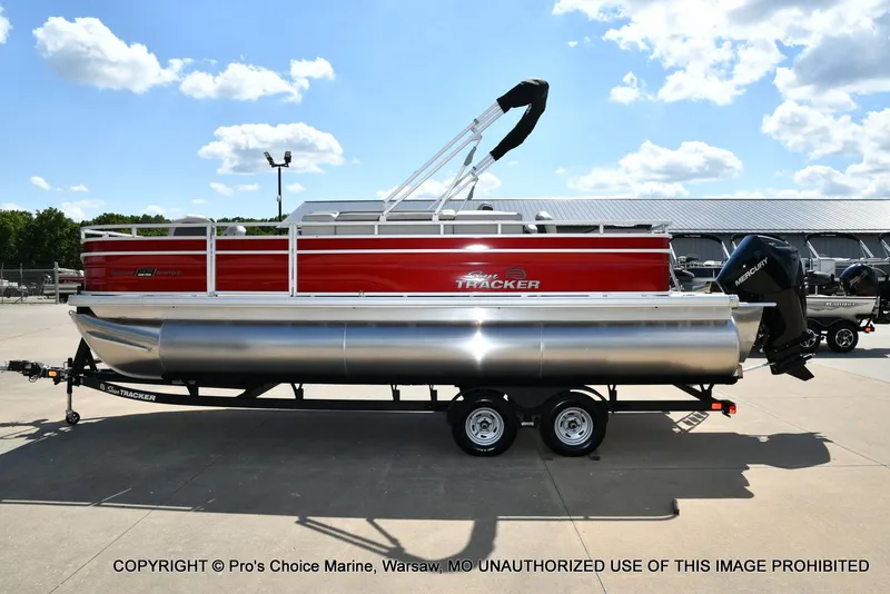 Slide: The Image of Sun Tracker Fishin' Barge 22 XP3 Tri-Toon w/200HP 2026 - 20