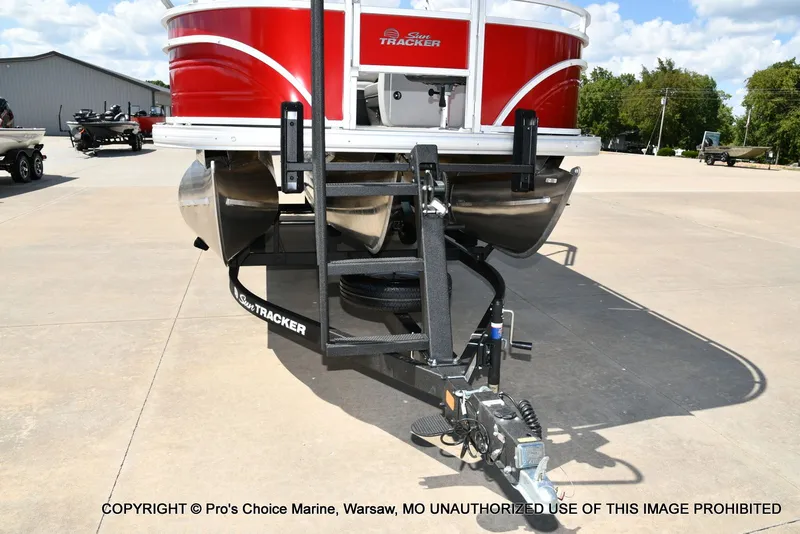 Slide: The Image of Sun Tracker Fishin' Barge 22 XP3 Tri-Toon w/200HP 2026 - 24