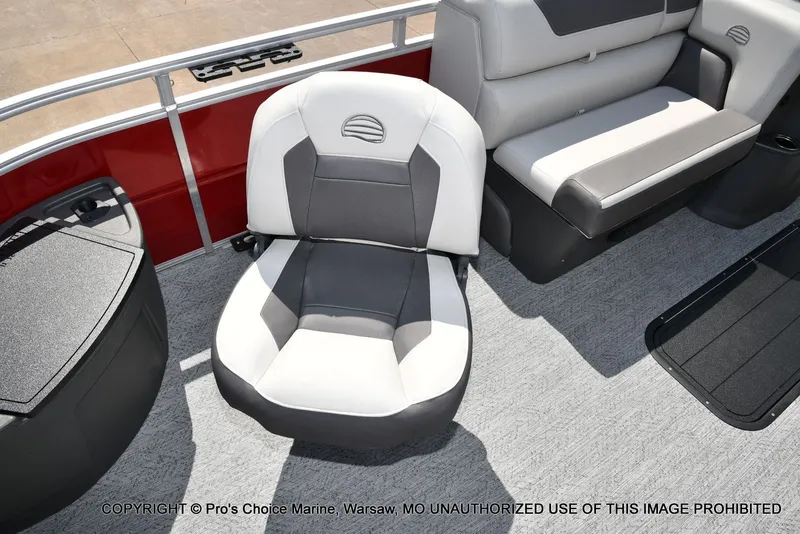 Slide: The Image of Sun Tracker Fishin' Barge 22 XP3 Tri-Toon w/200HP 2026 - 28