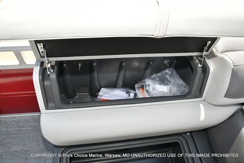 Slide: The Image of Sun Tracker Fishin' Barge 22 XP3 Tri-Toon w/200HP 2026 - 42