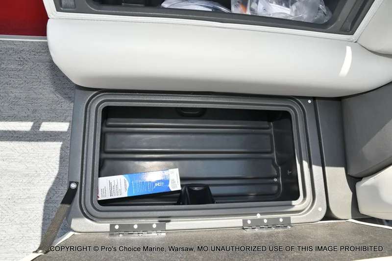 Slide: The Image of Sun Tracker Fishin' Barge 22 XP3 Tri-Toon w/200HP 2026 - 43