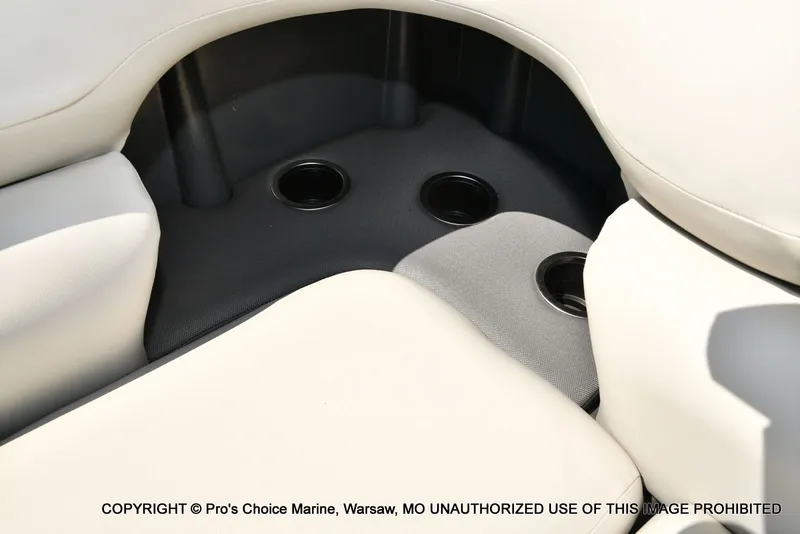 Slide: The Image of Sun Tracker Fishin' Barge 22 XP3 Tri-Toon w/200HP 2026 - 47