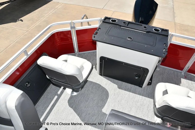 Slide: The Image of Sun Tracker Fishin' Barge 22 XP3 Tri-Toon w/200HP 2026 - 53