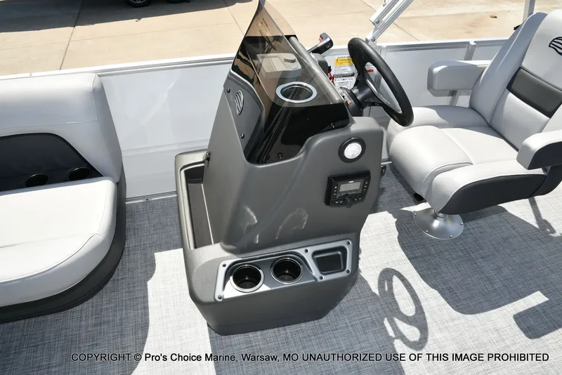 Slide: The Image of Sun Tracker Party Barge 16 2026 - 25