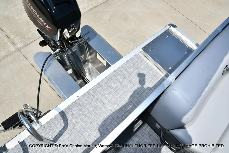 Slide: The Image of Sun Tracker Party Barge 16 2026 - 32