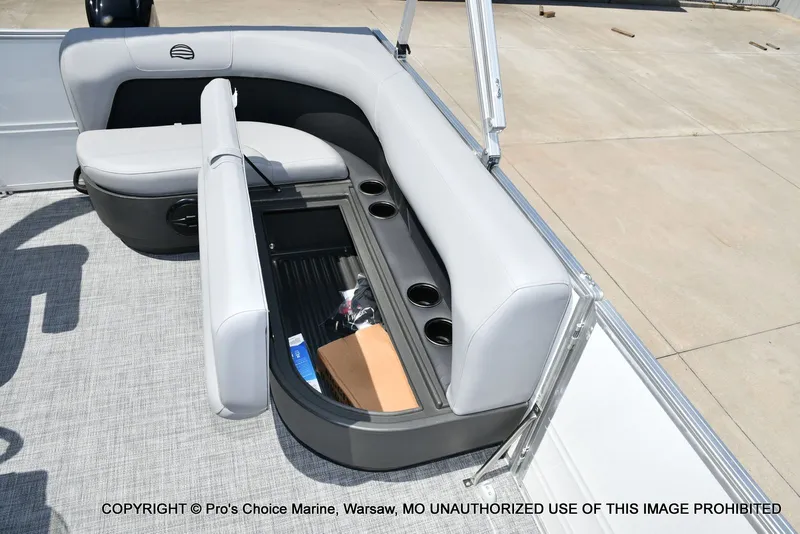 Slide: The Image of Sun Tracker Party Barge 16 2026 - 36