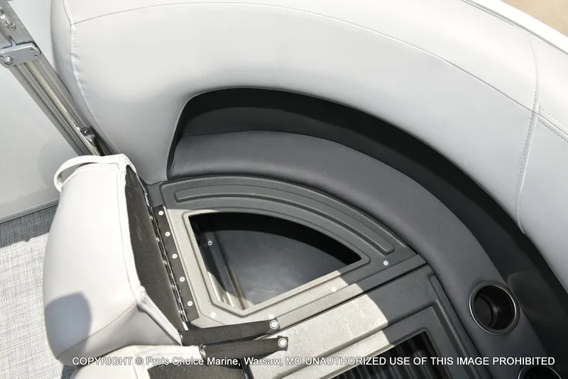 Slide: The Image of Sun Tracker Party Barge 16 2026 - 46