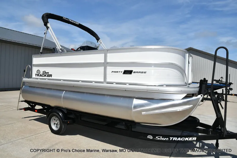 Slide: The Image of Sun Tracker Party Barge 16 2026 - 57