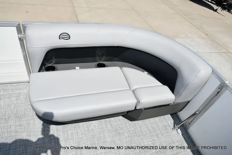 Slide: The Image of Sun Tracker Party Barge 16 2026 - 59