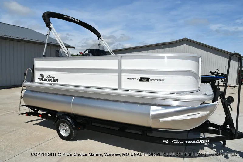 Slide: The Image of Sun Tracker Party Barge 16 2026 - 63