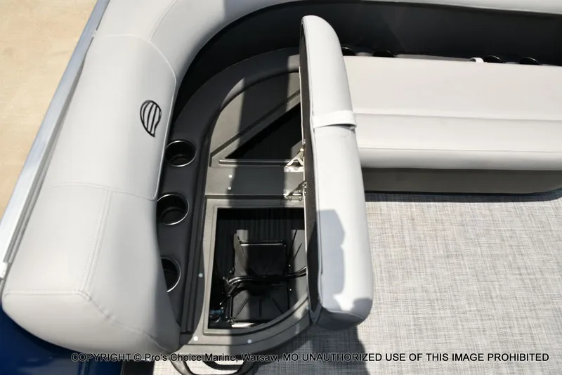 Slide: The Image of Sun Tracker Party Barge 16 2026 - 32