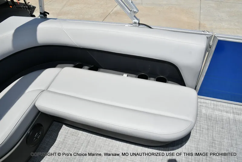 Slide: The Image of Sun Tracker Party Barge 16 2026 - 33