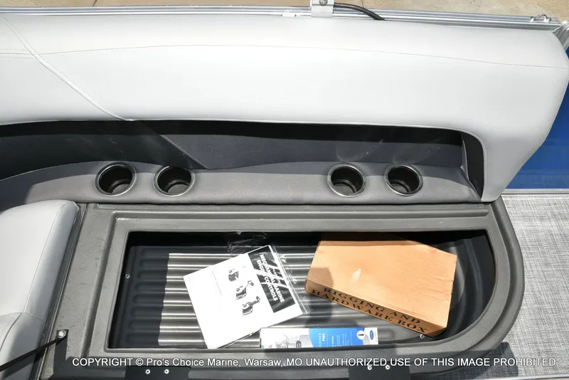 Slide: The Image of Sun Tracker Party Barge 16 2026 - 35