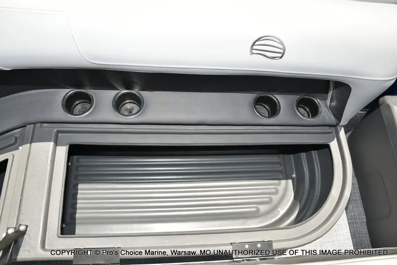 Slide: The Image of Sun Tracker Party Barge 16 2026 - 39