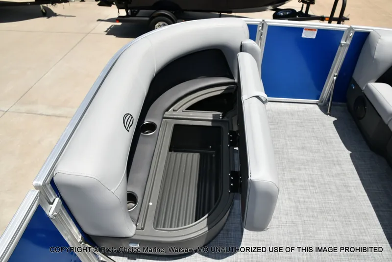 Slide: The Image of Sun Tracker Party Barge 16 2026 - 42