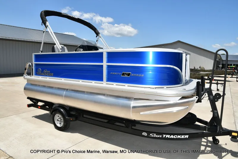 Slide: The Image of Sun Tracker Party Barge 16 2026 - 47