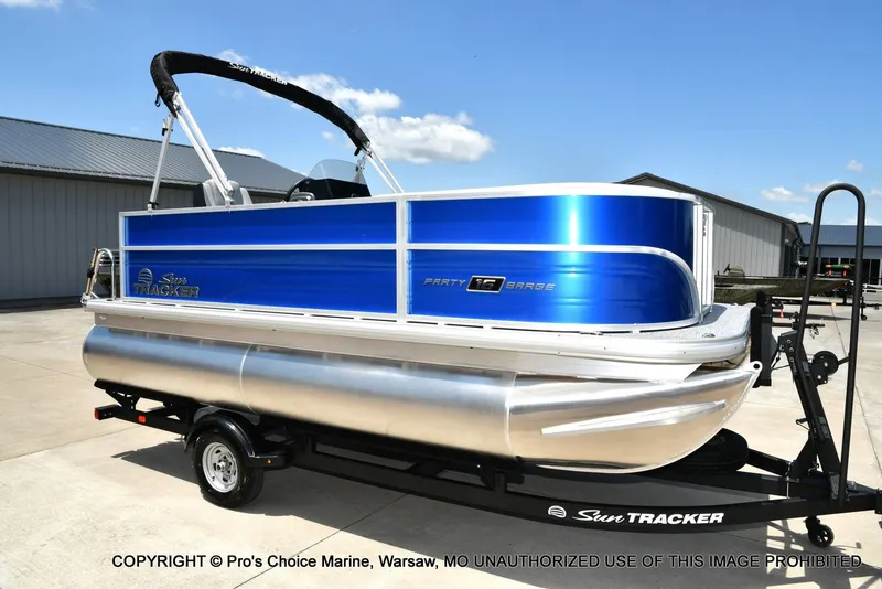 Slide: The Image of Sun Tracker Party Barge 16 2026 - 49