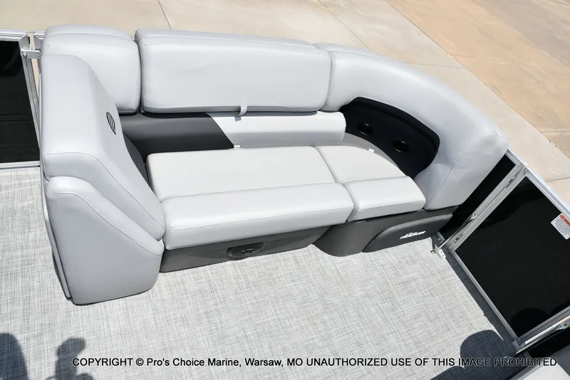 Slide: The Image of Sun Tracker Party Barge 20 DLX w/115HP Pro-XS 2026 - 11