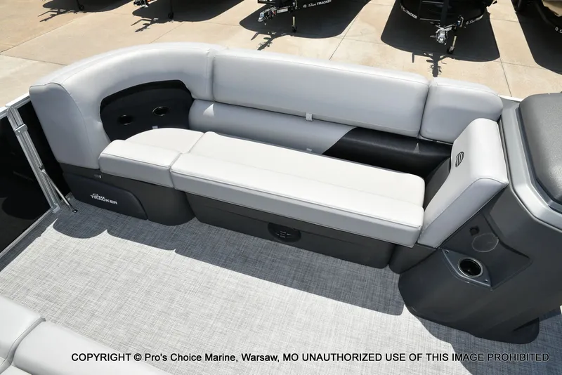 Slide: The Image of Sun Tracker Party Barge 20 DLX w/115HP Pro-XS 2026 - 12