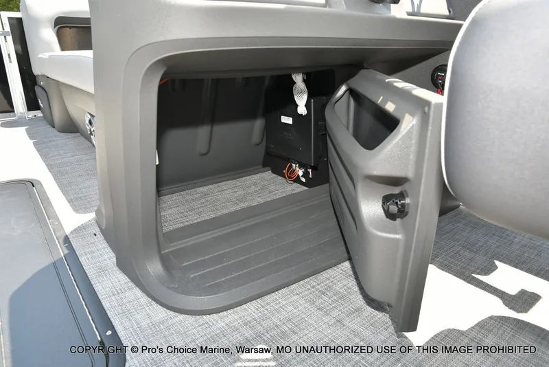 Slide: The Image of Sun Tracker Party Barge 20 DLX w/115HP Pro-XS 2026 - 30